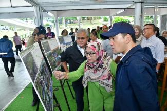 Kunjungan Menteri Besar Johor