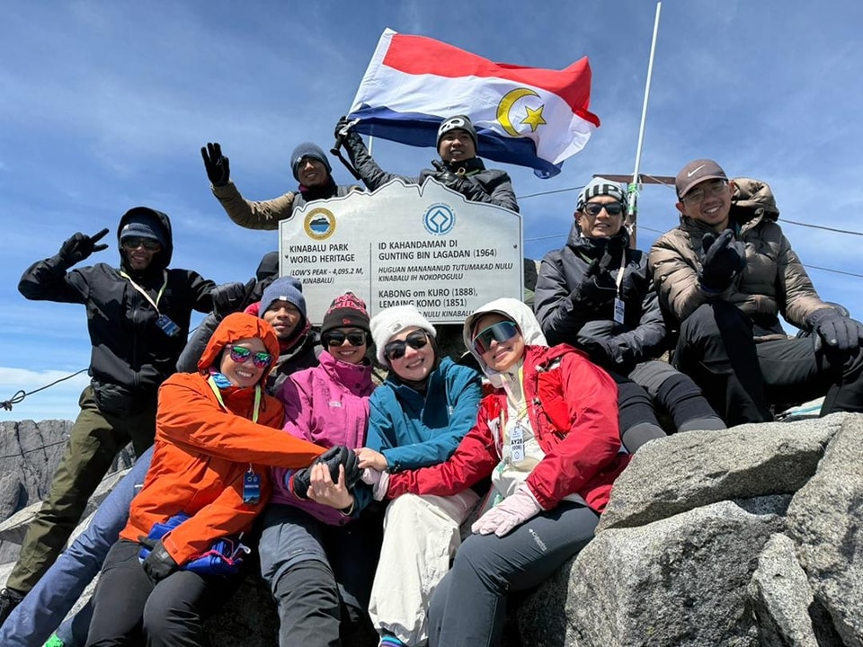 Ekspedisi Menawan Puncak Gunung Kinabalu Sempena Sambutan 30 Tahun MBJB