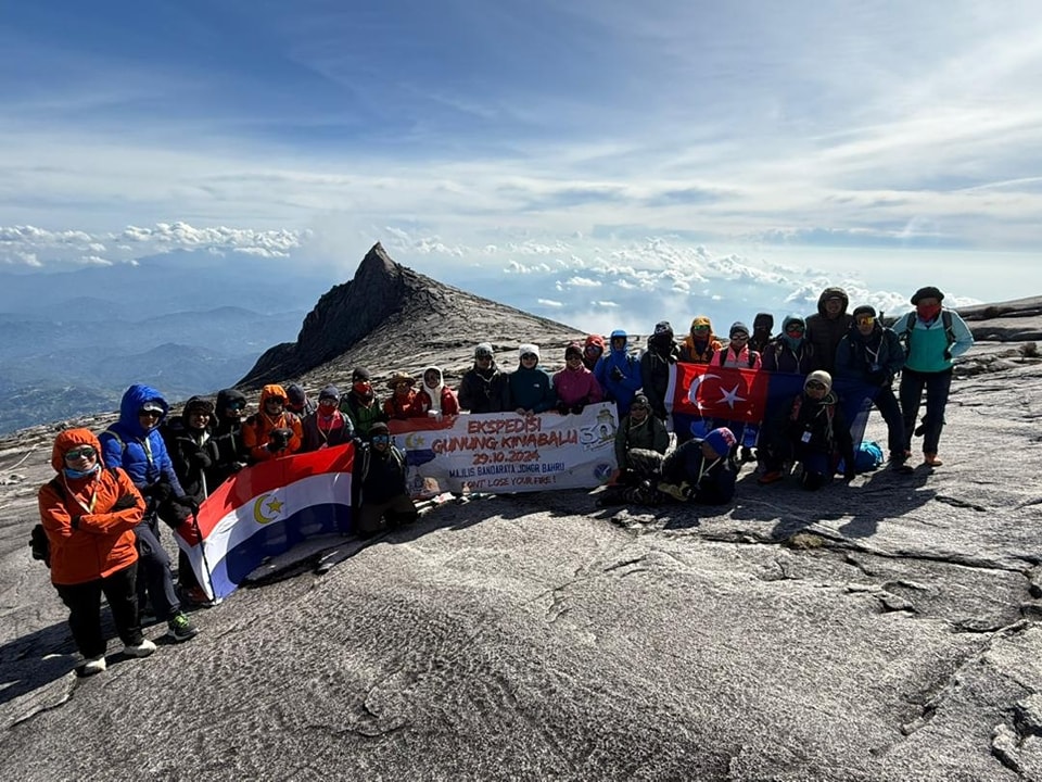 Ekspedisi Menawan Puncak Gunung Kinabalu Sempena Sambutan 30 Tahun MBJB